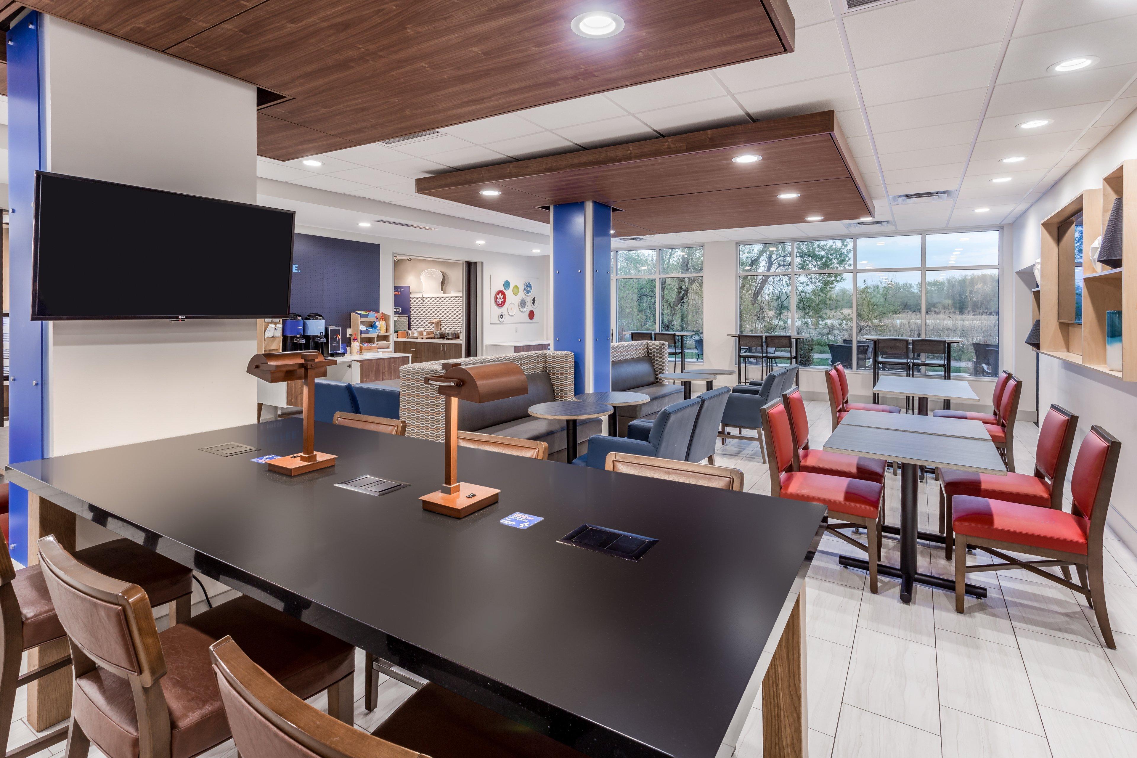 Holiday Inn Express & Suites Hammond By Ihg Екстериор снимка